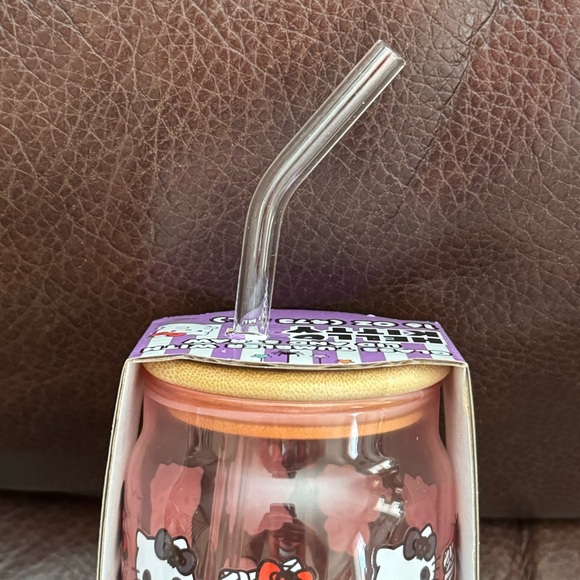Hello Kitty Halloween Characters 16oz Pink Glass Tumbler with Bamboo Lid & Straw - Picture 3 of 11